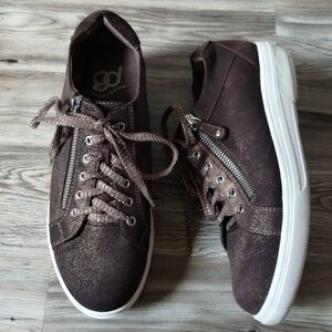 Gravity Defyer Maddison Brown Suede Sneakers Shoes Women's Size 8.5